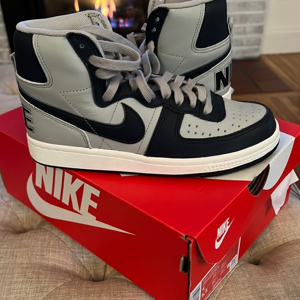 Nike Terminator high top size 4